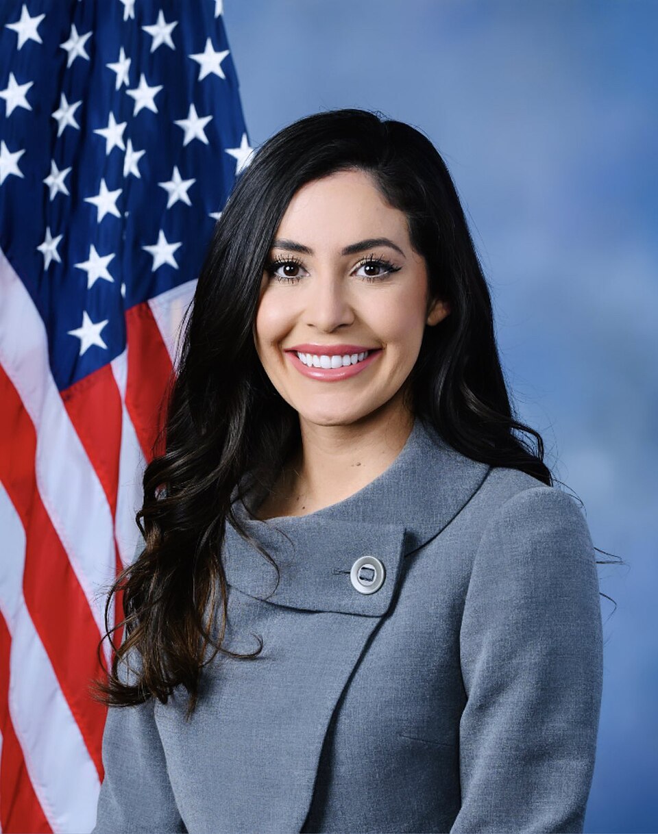Official portrait of Rep. Anna Paulina Luna
