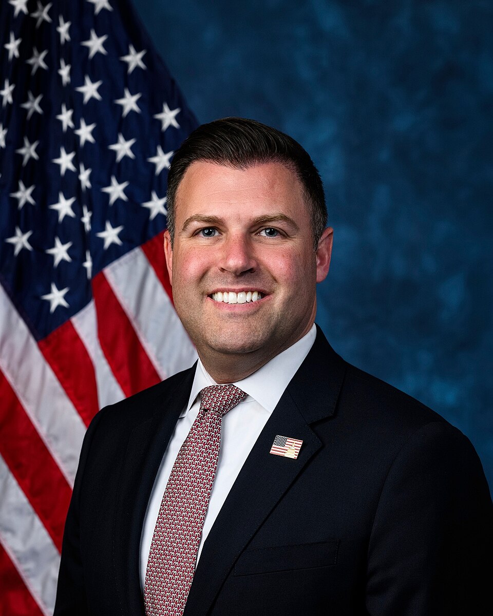Official portrait of Rep. Ryan Mackenzie